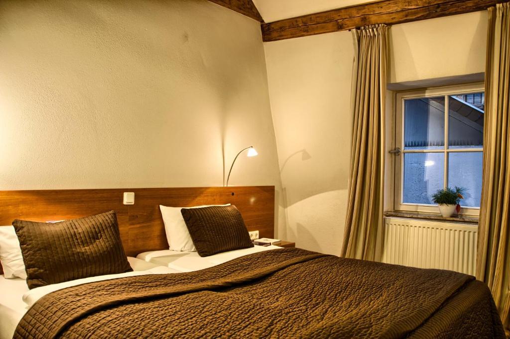 Hotel Fuchs "Life-Style Mit Night-Life" Saarbruecken Room photo